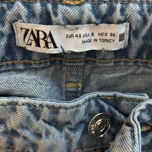Zara faded high rise jeans with frayed ankle